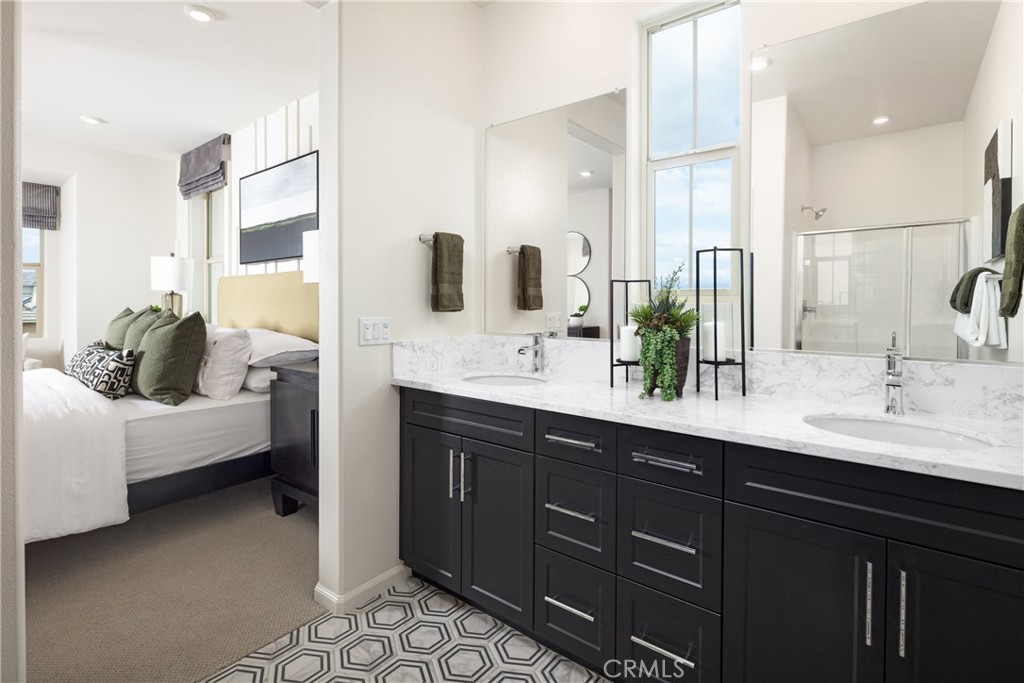 MLS #OC25261403 image #9