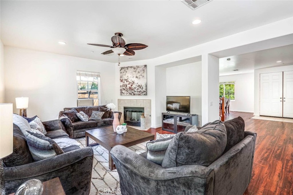 MLS #OC25261425 image #10