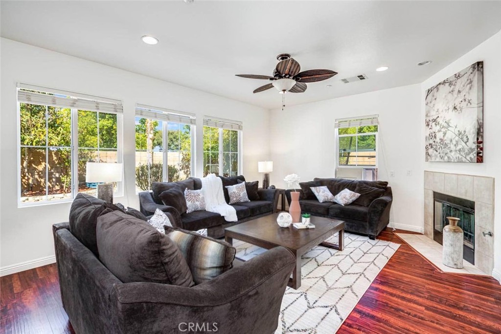 MLS #OC25261425 image #9