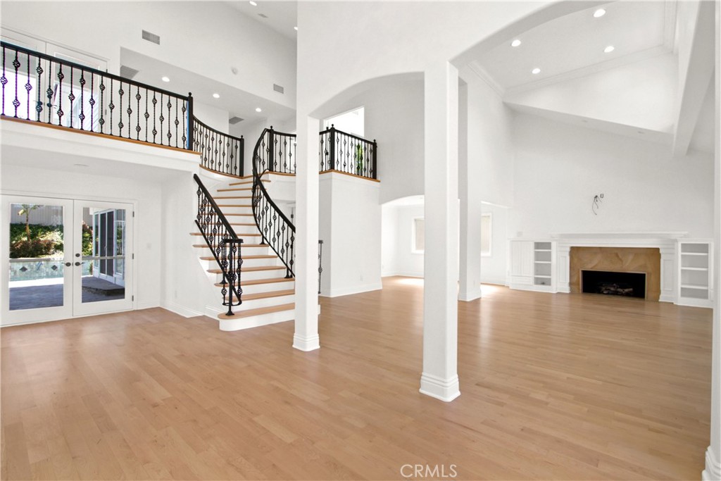 MLS #OC25261426 image #1