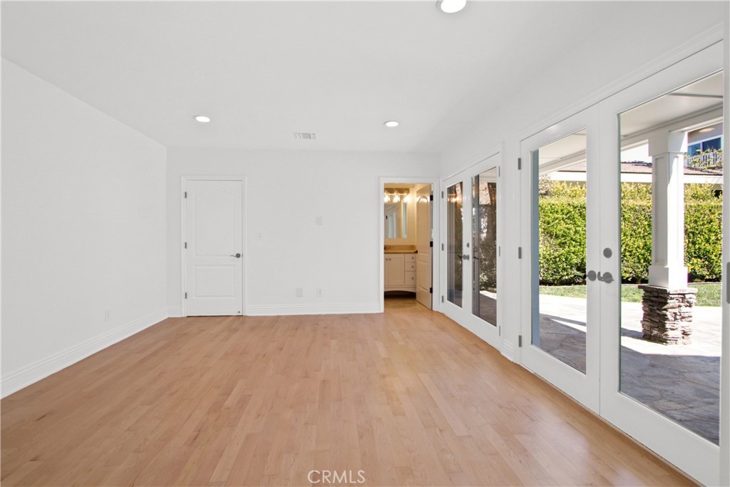 MLS #OC25261426 image #10