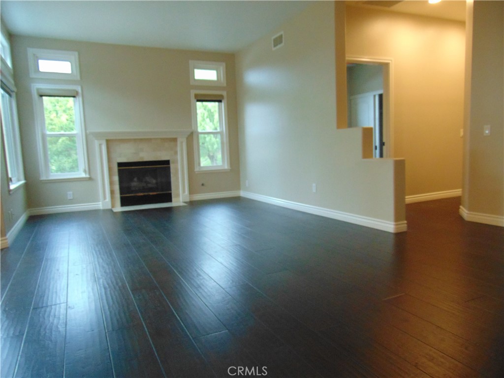 MLS #OC25261441 image #1