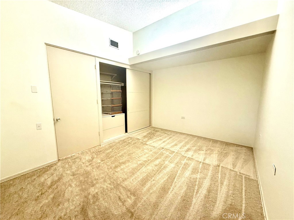 MLS #OC25261451 image #9