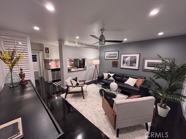 MLS #OC25261452 image #6