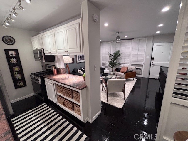 MLS #OC25261452 image #9