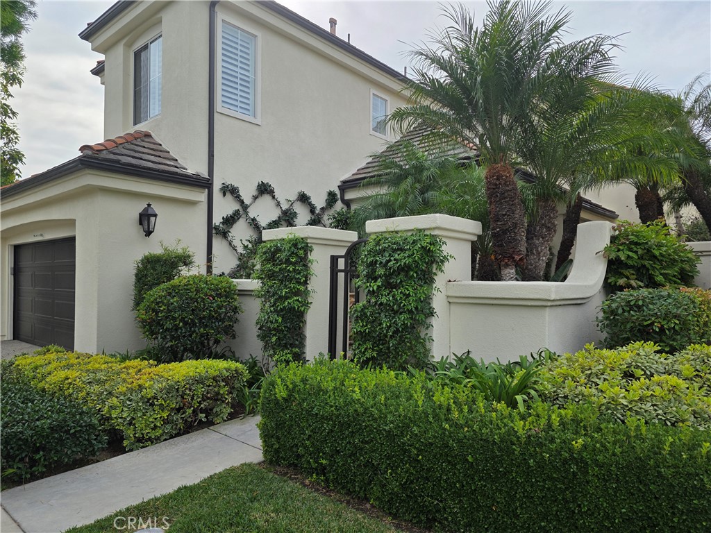 MLS #OC25261490 image #1