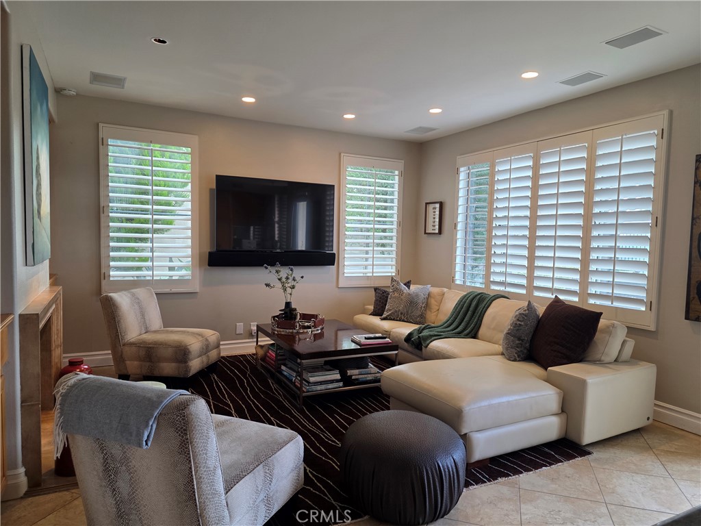 MLS #OC25261490 image #8