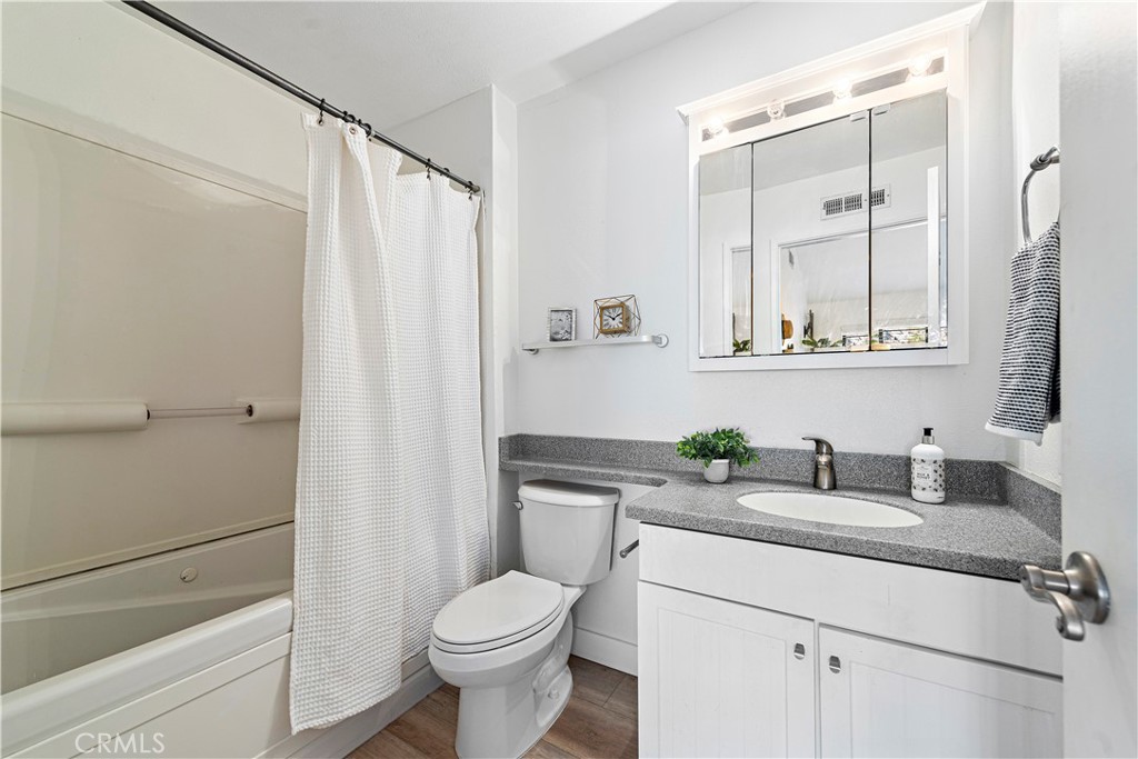 MLS #OC25261496 image #17