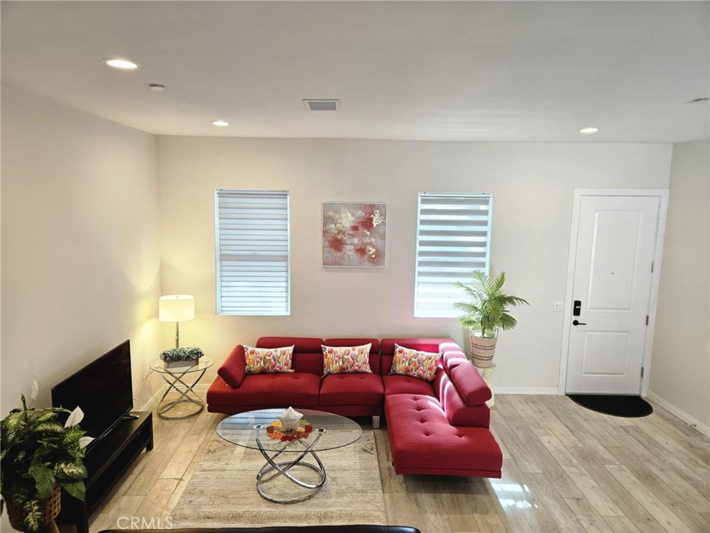 MLS #OC25261497 image #6