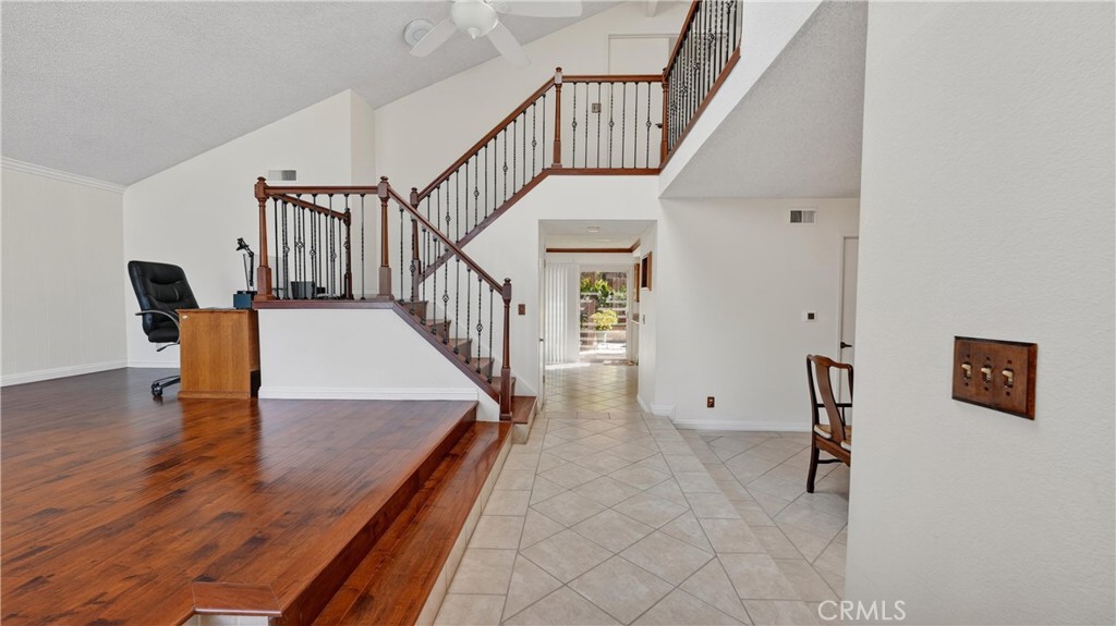 MLS #OC25261507 image #3