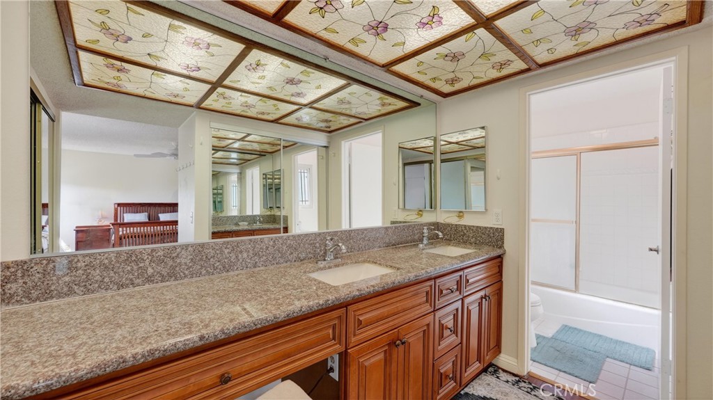 MLS #OC25261507 image #36