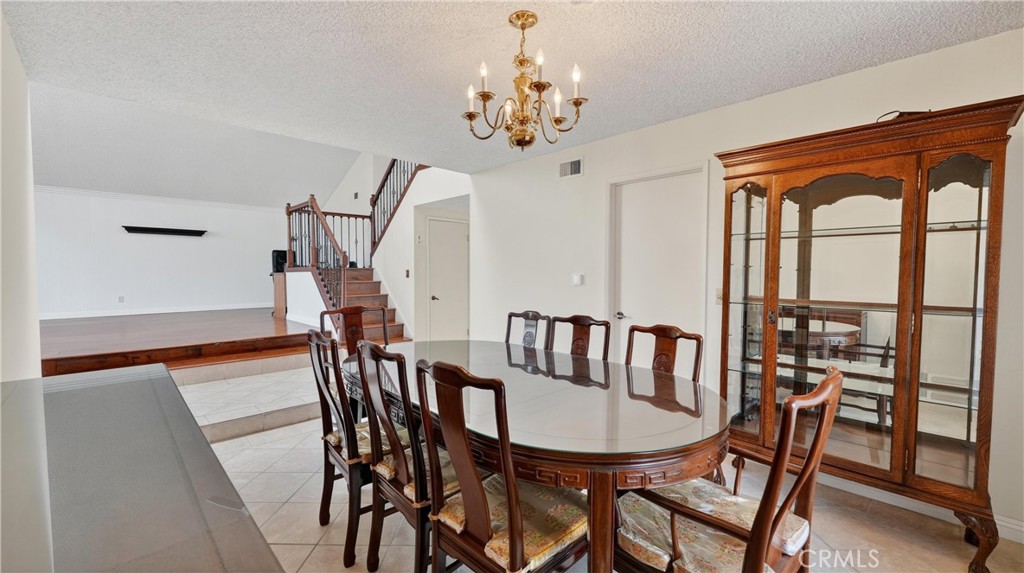 MLS #OC25261507 image #4