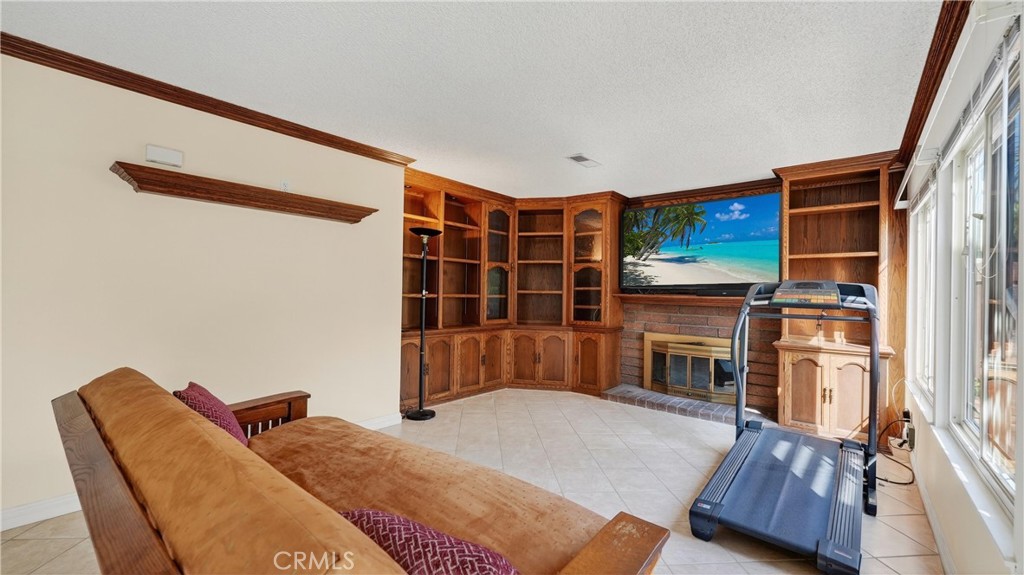 MLS #OC25261507 image #5