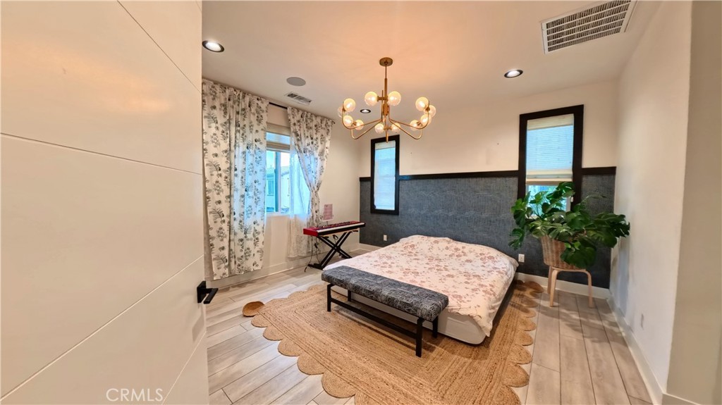 MLS #OC25261514 image #18