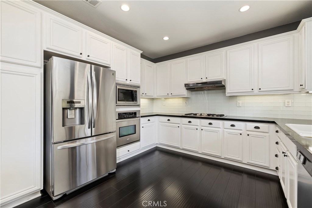 MLS #OC25261515 image #3