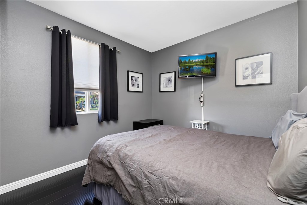 MLS #OC25261515 image #8