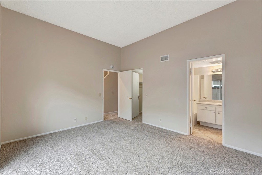 MLS #OC25261522 image #13