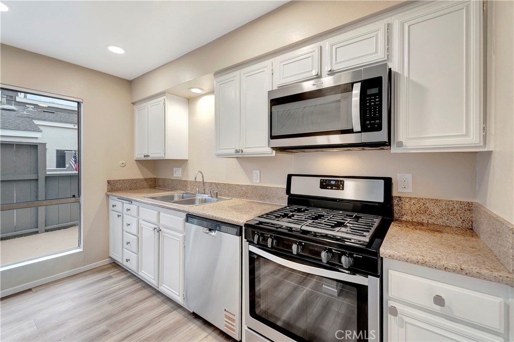 MLS #OC25261522 image #7