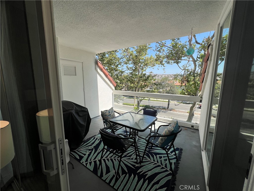 MLS #OC25261535 image #2