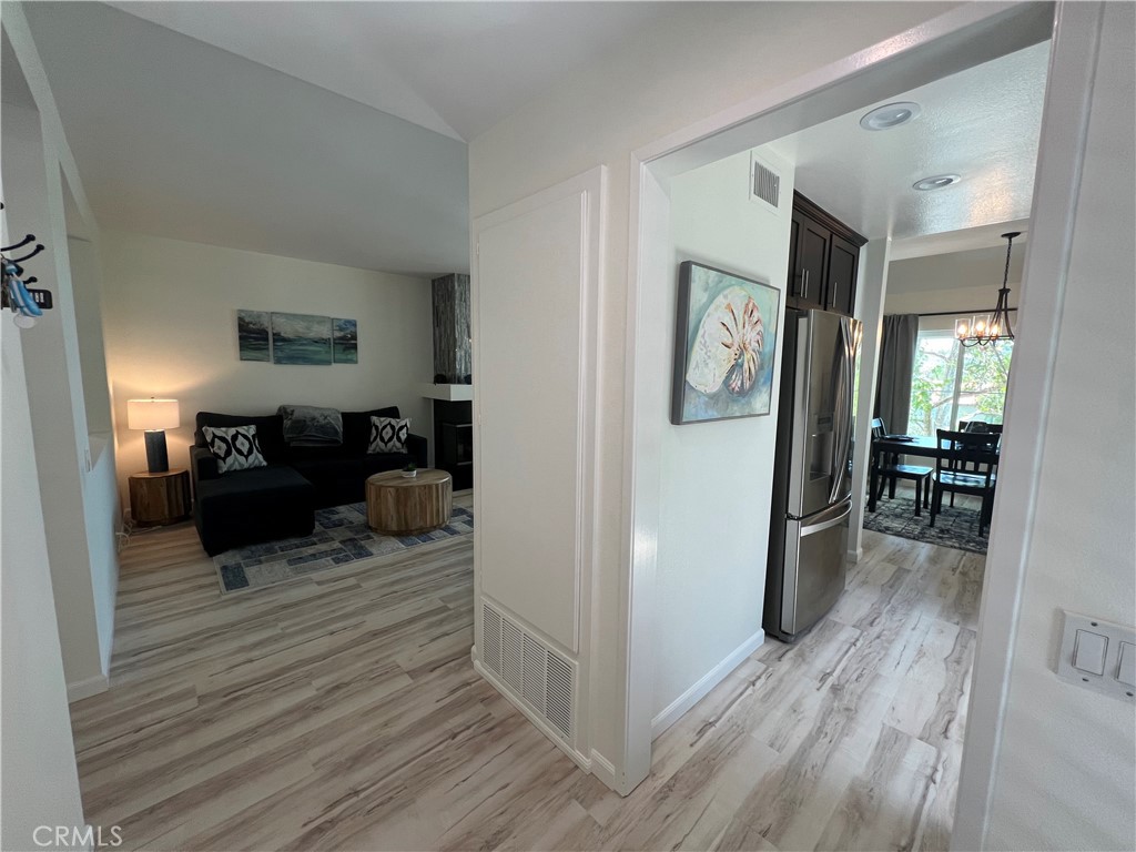 MLS #OC25261535 image #4