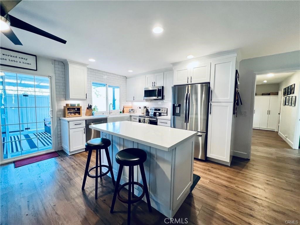 MLS #OC25261619 image #1