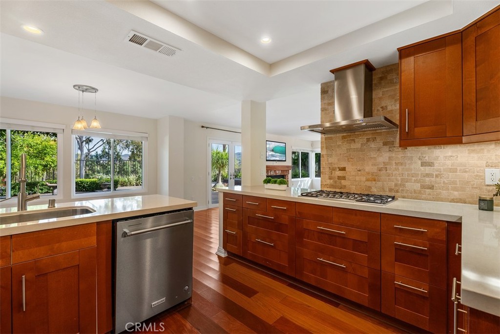 MLS #OC25261647 image #16