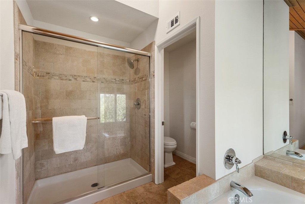 MLS #OC25261647 image #25