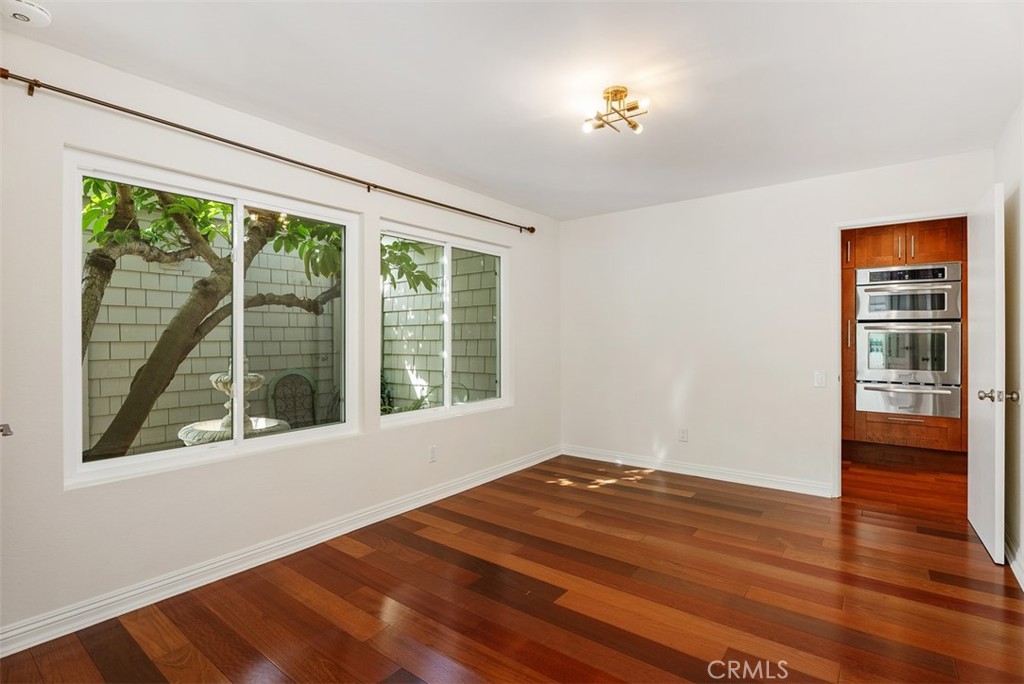 MLS #OC25261647 image #9