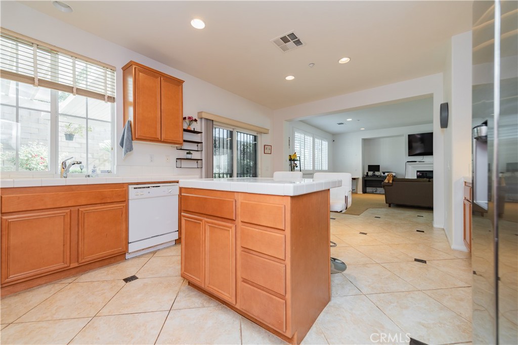 MLS #OC25261679 image #17