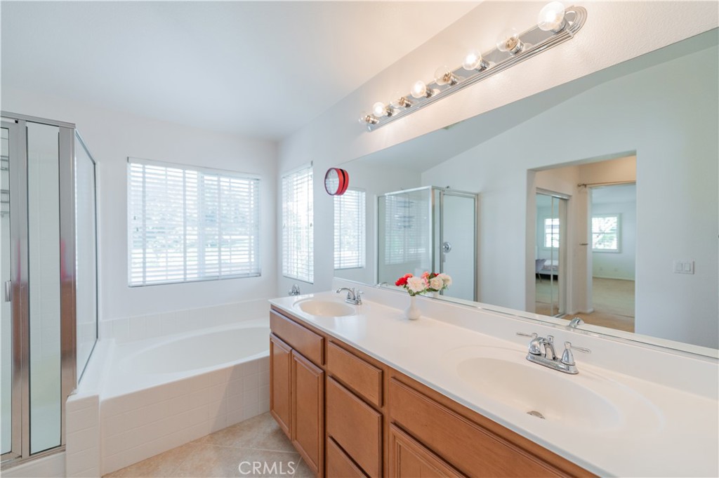 MLS #OC25261679 image #37