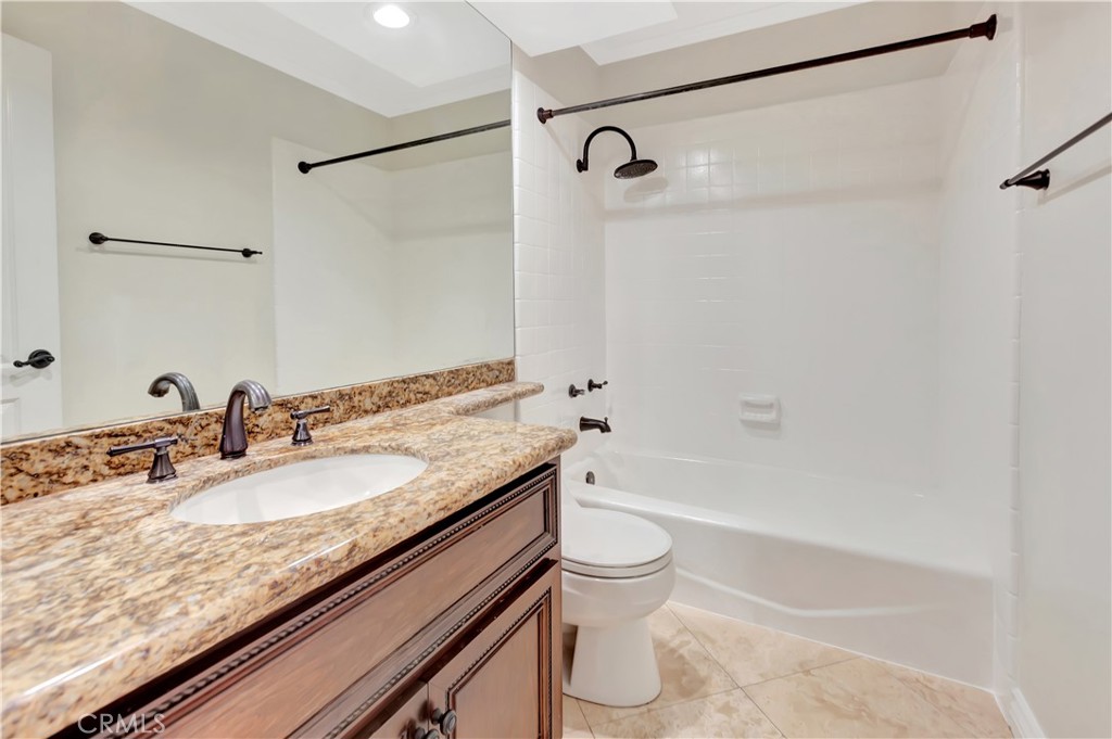 MLS #OC25261680 image #27