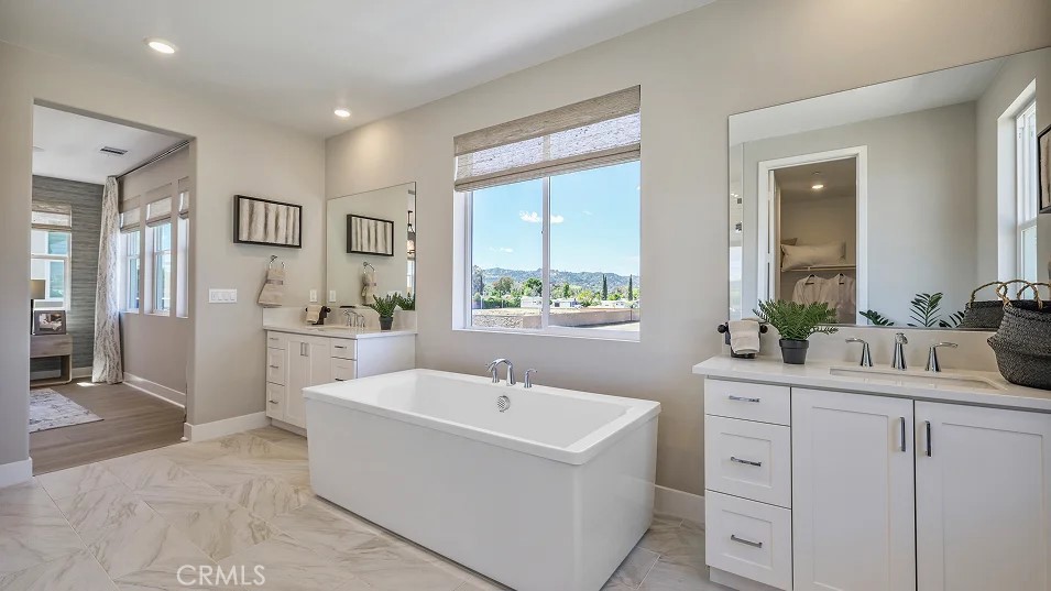 MLS #OC25261684 image #13