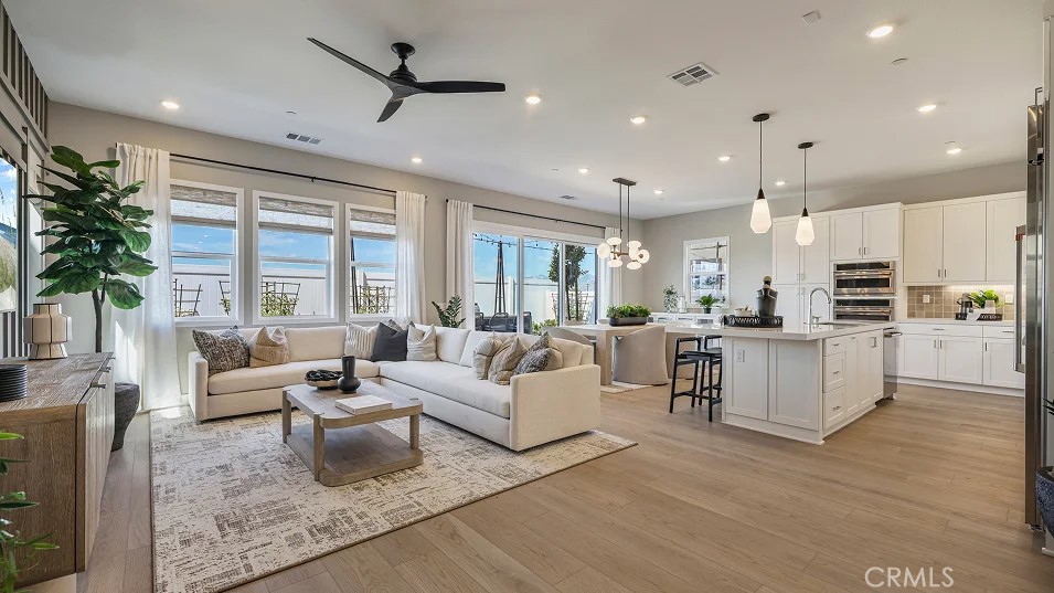 MLS #OC25261684 image #9