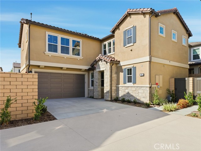 MLS #OC25261703 image #1