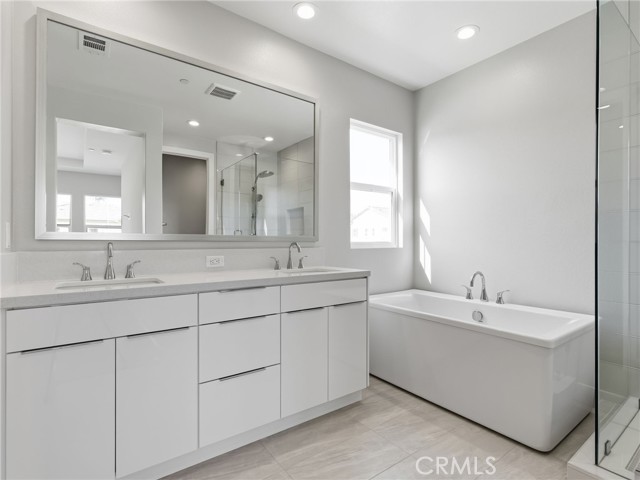 MLS #OC25261703 image #10