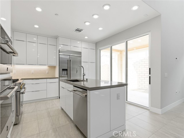 MLS #OC25261703 image #3