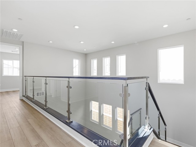 MLS #OC25261703 image #8