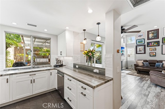 MLS #OC25261710 image #10