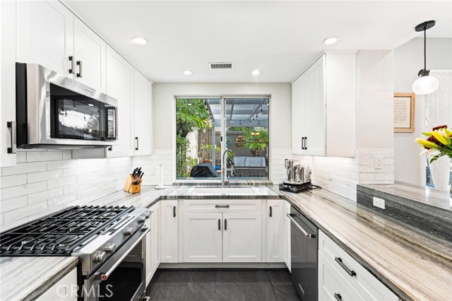 MLS #OC25261710 image #11