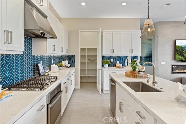 MLS #OC25261727 image #16