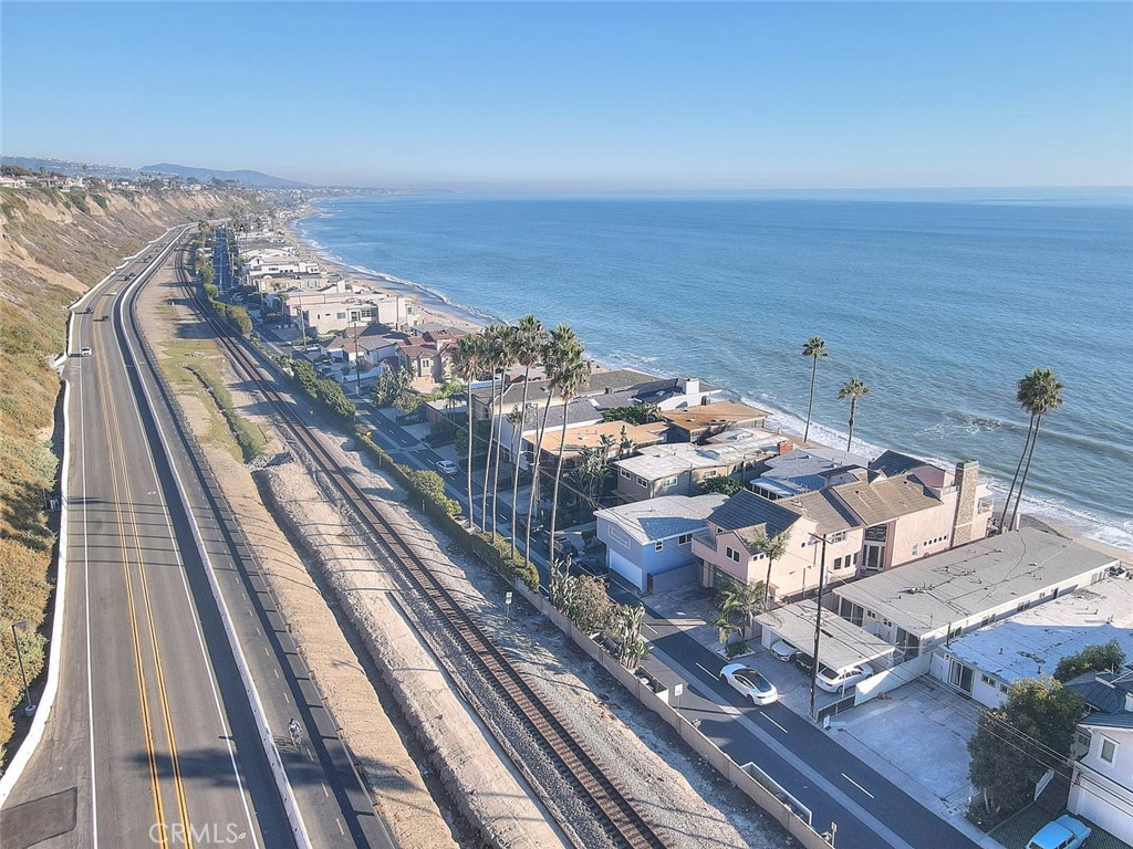 MLS #OC25261757 image #1