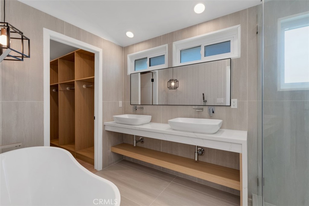 MLS #OC25261763 image #13