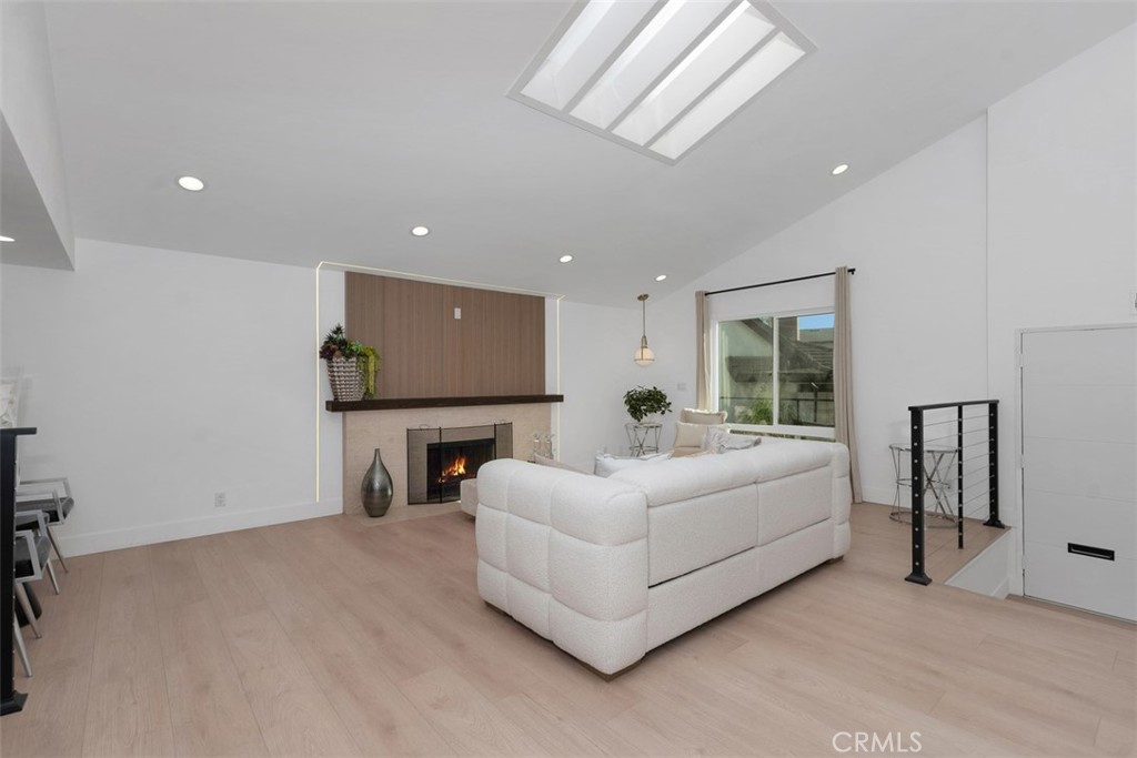 MLS #OC25261763 image #4