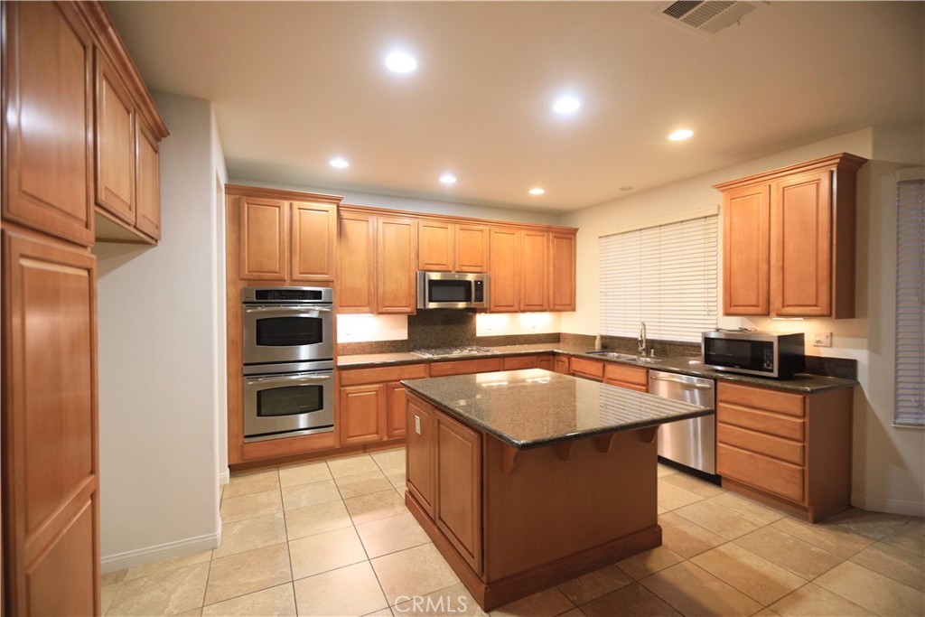 MLS #OC25261792 image #6