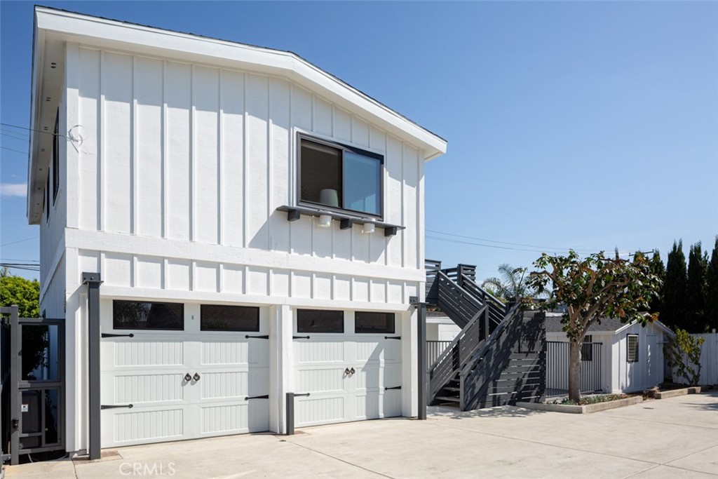 MLS #OC25261798 image #1