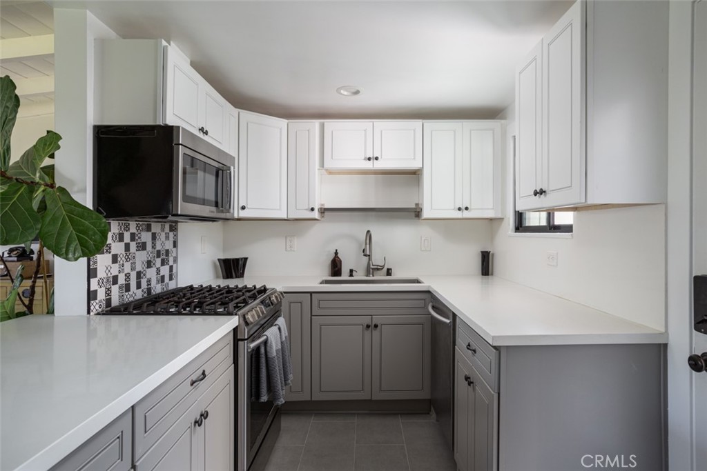 MLS #OC25261798 image #27