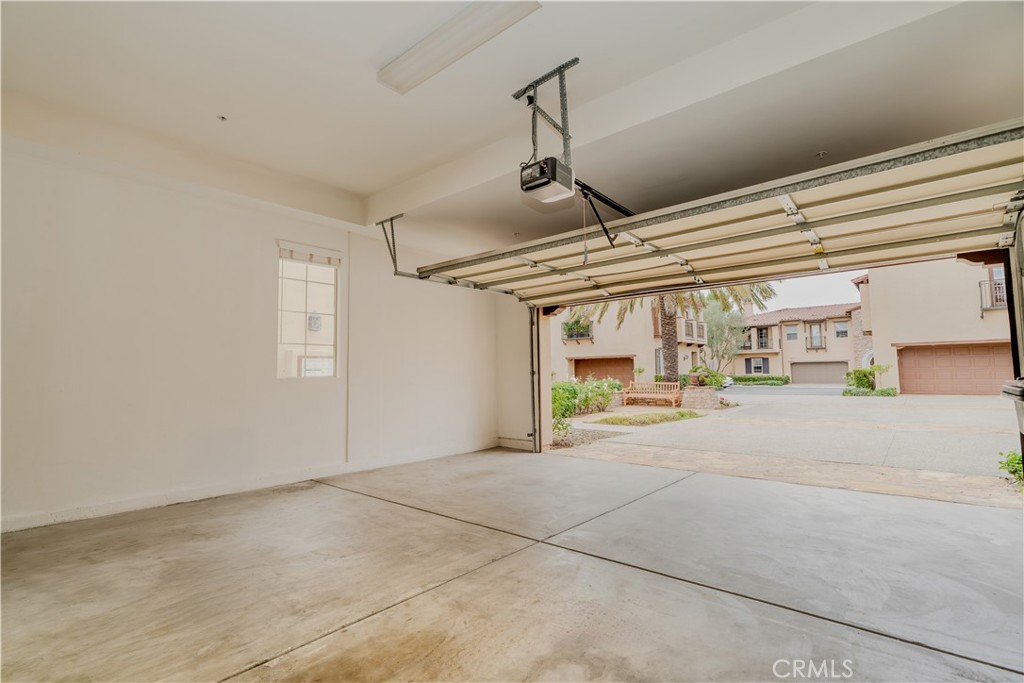 MLS #OC25261800 image #33