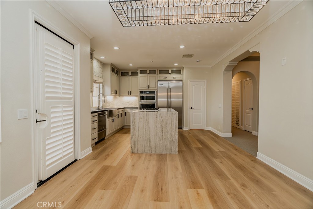 MLS #OC25261800 image #5