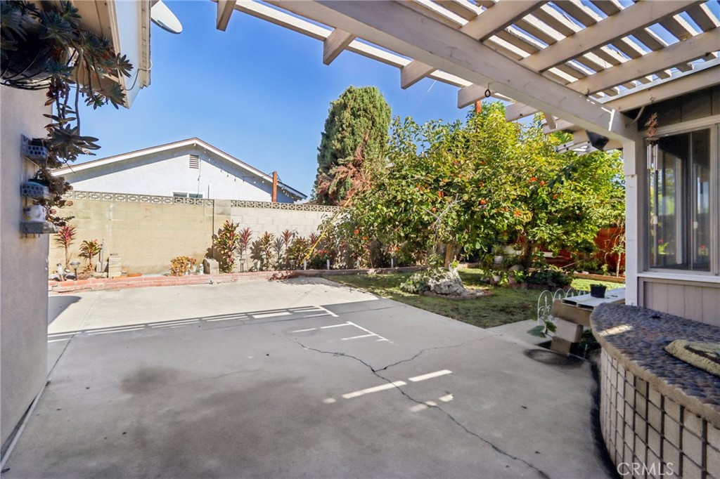 MLS #OC25261845 image #11