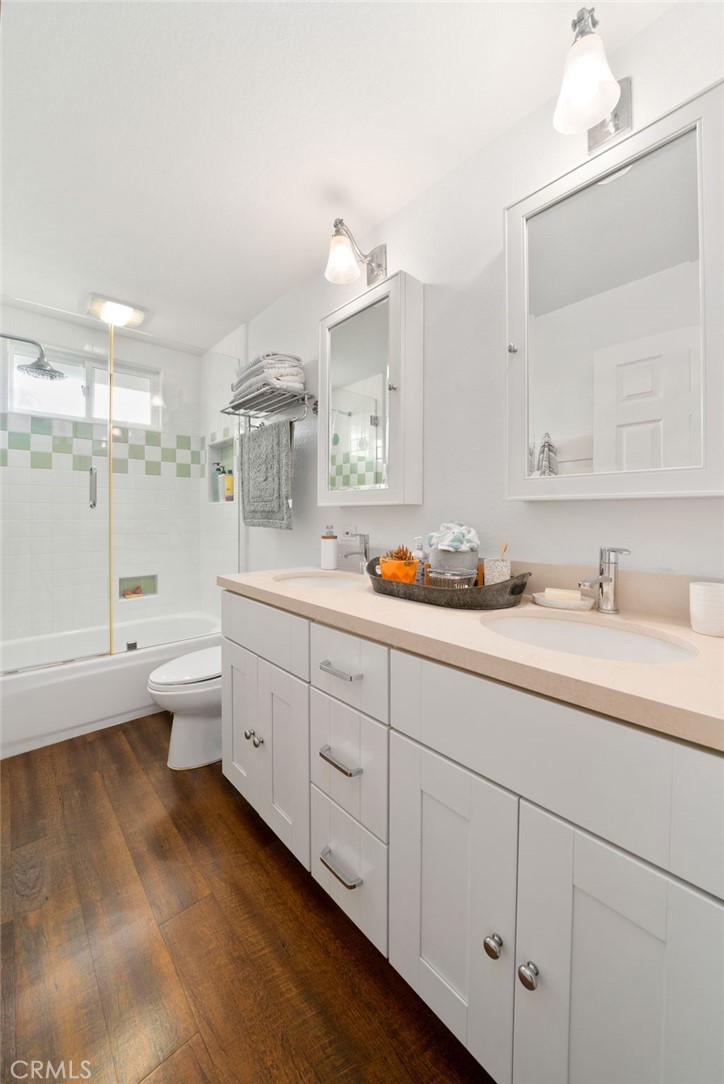 MLS #OC25261848 image #32